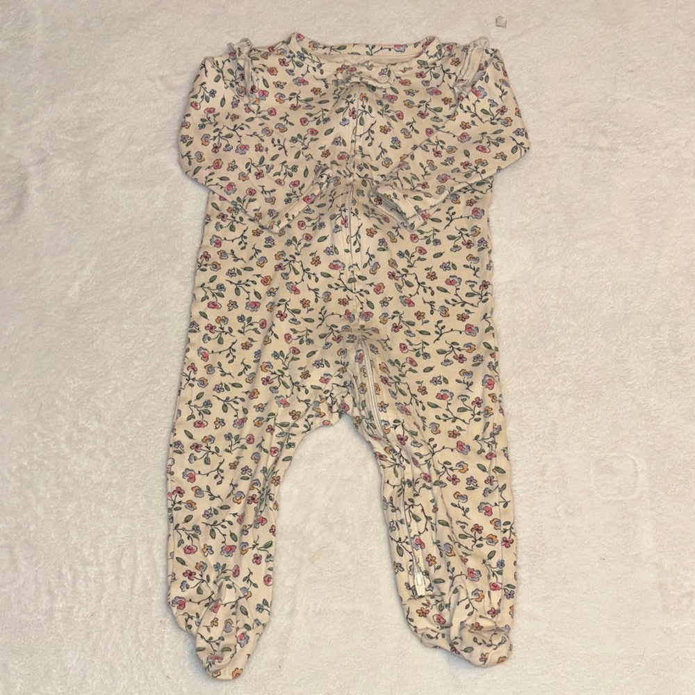 Carters Cream Floral Footed sleeper One-Piece Pajamas for Kids zip up 6-9 months